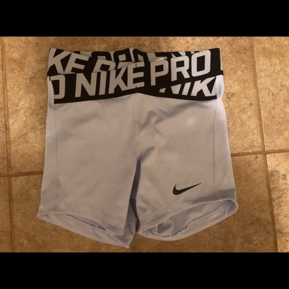 Nike Pants - Nike Pro Intertwist shorts size XS